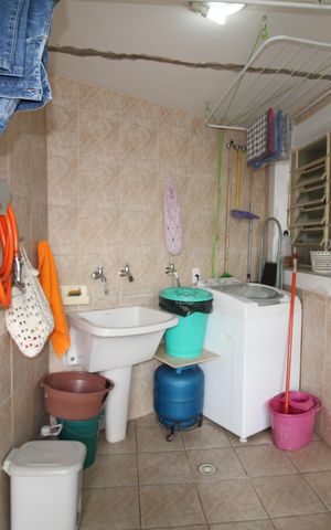 Casa à venda com 116m², 2 quartos e 4 vagasÁrea de Serviço