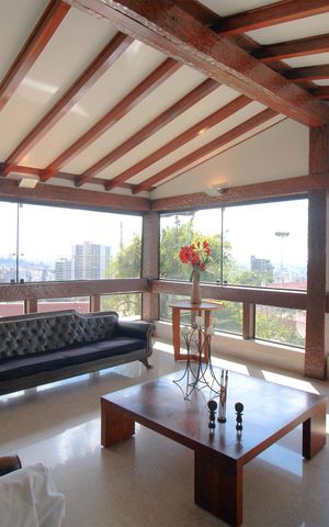 Casa à venda com 720m², 3 quartos e 6 vagasSala