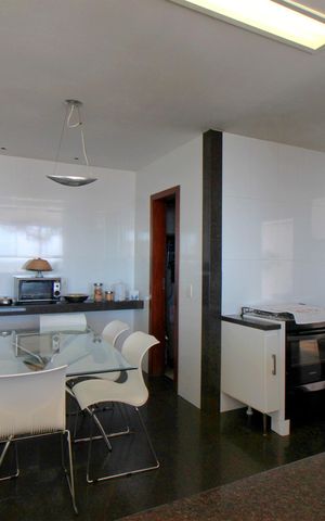 Casa à venda com 720m², 3 quartos e 6 vagasCozinha
