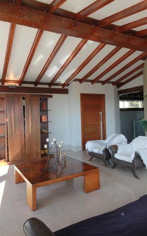 Casa à venda com 720m², 3 quartos e 6 vagasSala