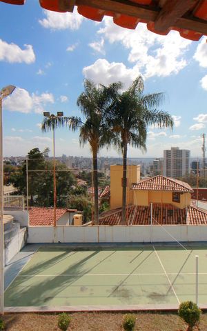 Casa à venda com 720m², 3 quartos e 6 vagasVista do Suíte 2