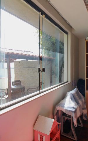 Casa à venda com 720m², 3 quartos e 6 vagasEscritório