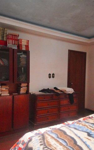 Casa à venda com 244m², 3 quartos e 2 vagasSuíte