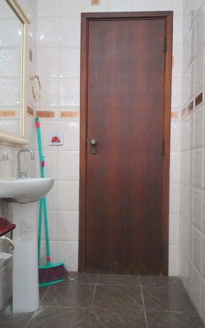 Casa à venda com 244m², 3 quartos e 2 vagasBanheiro