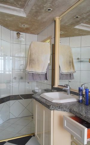Casa à venda com 244m², 3 quartos e 2 vagasBanheiro da Suíte