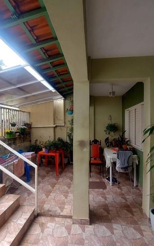 Casa à venda com 98m², 3 quartos e 5 vagas