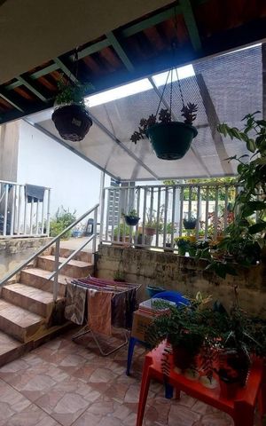 Casa à venda com 98m², 3 quartos e 5 vagas