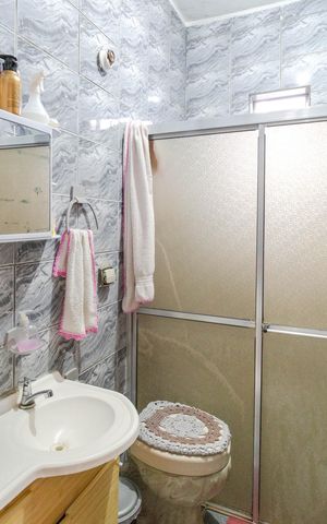 Casa para alugar com 75m², 2 quartos e 2 vagas Casa para alugar com 75m², 2 quartos e 2 vagasBanheiro Social