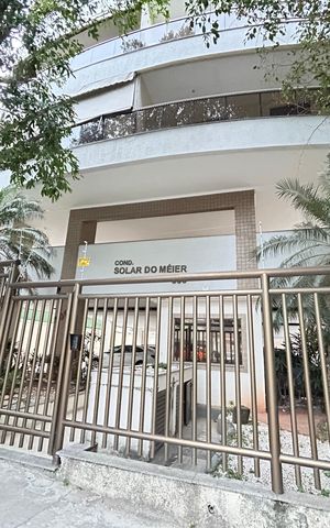 Apartamento à venda com 65m², 2 quartos e 1 vagaFachada e portaria
