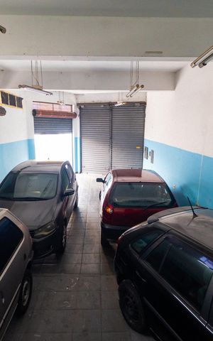 Casa à venda com 420m², 3 quartos e 2 vagas Casa à venda com 420m², 3 quartos e 2 vagasGaragem 2