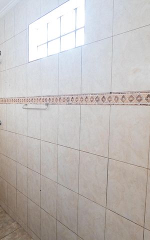 Casa à venda com 420m², 3 quartos e 2 vagas Casa à venda com 420m², 3 quartos e 2 vagasBanheiro da Suíte 1