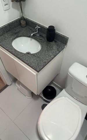 Apartamento à venda com 57m², 2 quartos e 1 vaga Apartamento à venda com 57m², 2 quartos e 1 vagaBanheiro