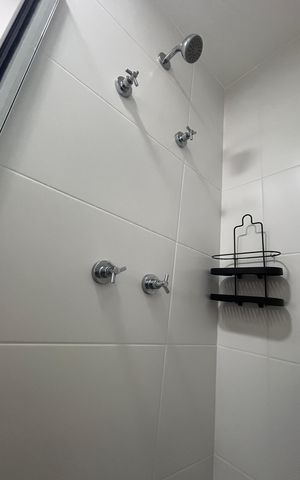 Apartamento à venda com 57m², 2 quartos e 1 vaga Apartamento à venda com 57m², 2 quartos e 1 vagaBanheiro