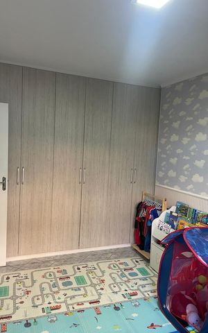 Casa à venda com 270m², 2 quartos e 5 vagas