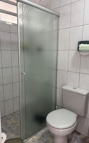 Casa à venda com 270m², 2 quartos e 5 vagas