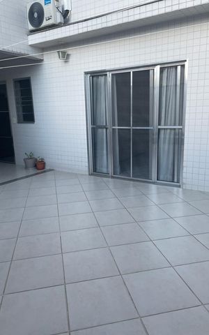 Casa à venda com 270m², 2 quartos e 5 vagas