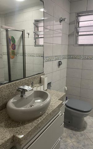 Casa à venda com 270m², 2 quartos e 5 vagas