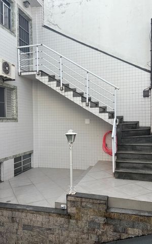 Casa à venda com 270m², 2 quartos e 5 vagas