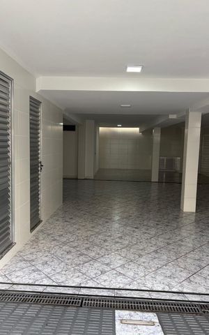 Casa à venda com 270m², 2 quartos e 5 vagas