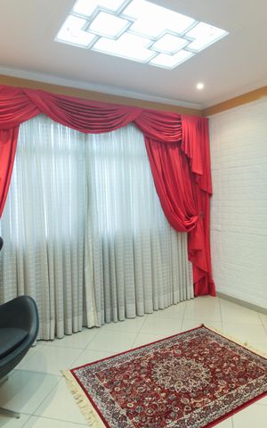 Casa à venda com 268m², 4 quartos e 6 vagasSala