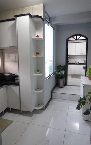 Casa para alugar com 243m², 4 quartos e 1 vagaÁrea de Serviço