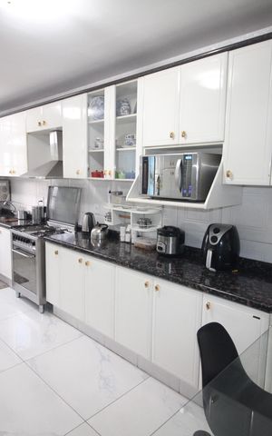 Casa para alugar com 243m², 4 quartos e 1 vagaCozinha
