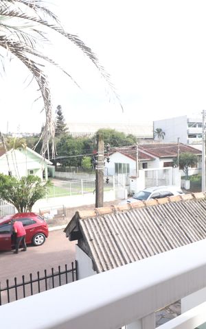 Casa à venda com 600m², 3 quartos e 5 vagasQuarto 02 da casa 02 sacada