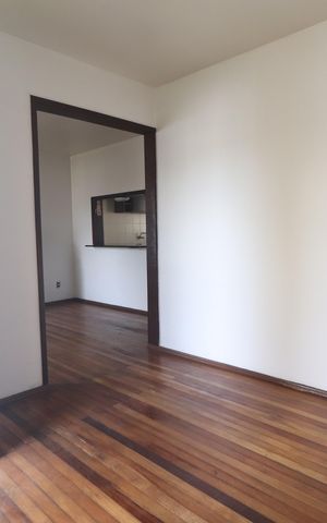 Casa à venda com 600m², 3 quartos e 5 vagasSala casa 02