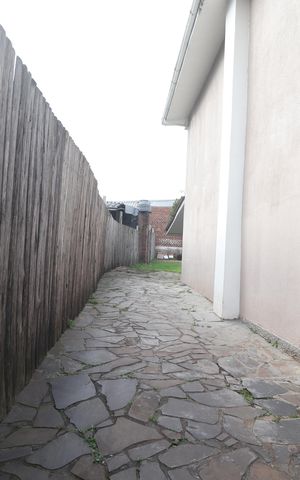 Casa à venda com 600m², 3 quartos e 5 vagasEntrada da garagem