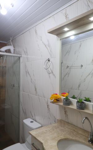 Casa à venda com 100m², 2 quartos e 2 vagasBanheiro Social