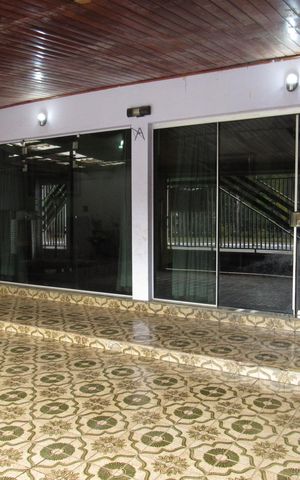 Casa à venda com 330m², 3 quartos e 3 vagasQuintal