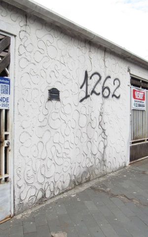 Casa à venda com 330m², 3 quartos e 3 vagasFachada