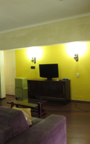 Casa à venda com 330m², 3 quartos e 3 vagasSala