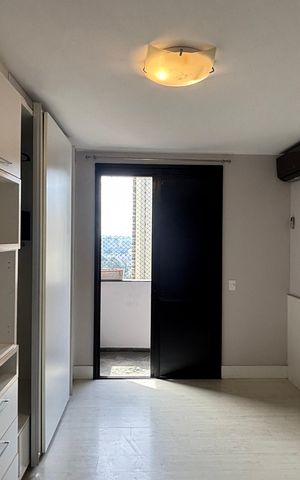 Apartamento à venda com 270m², 4 quartos e 3 vagas Apartamento à venda com 270m², 4 quartos e 3 vagasSuíte 4