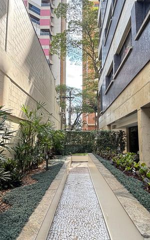 Apartamento à venda com 270m², 4 quartos e 3 vagas Apartamento à venda com 270m², 4 quartos e 3 vagasÁrea comum