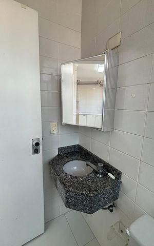 Apartamento à venda com 270m², 4 quartos e 3 vagas Apartamento à venda com 270m², 4 quartos e 3 vagasBanheiro de Serviço