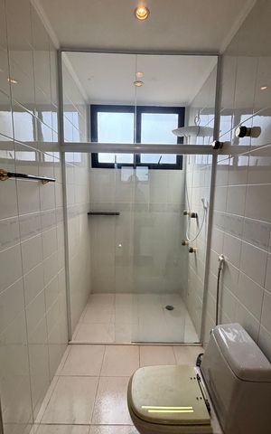 Apartamento à venda com 270m², 4 quartos e 3 vagas Apartamento à venda com 270m², 4 quartos e 3 vagasBanheiro da Suíte 2