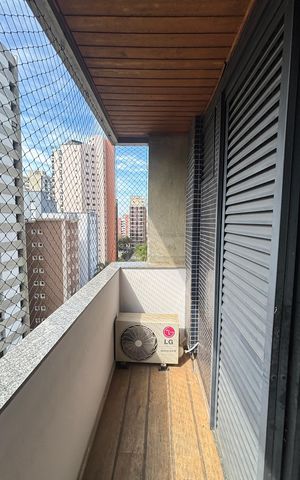 Apartamento à venda com 270m², 4 quartos e 3 vagas Apartamento à venda com 270m², 4 quartos e 3 vagasVaranda da Suíte 1