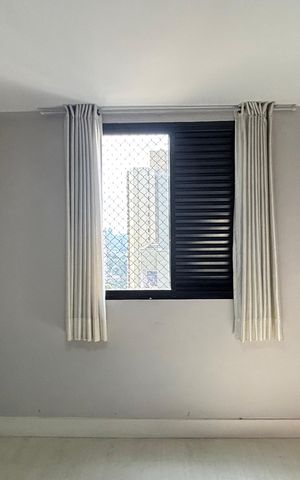 Apartamento à venda com 270m², 4 quartos e 3 vagas Apartamento à venda com 270m², 4 quartos e 3 vagasSuíte 2