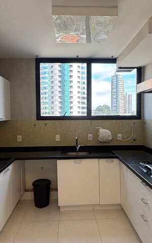 Apartamento à venda com 270m², 4 quartos e 3 vagas Apartamento à venda com 270m², 4 quartos e 3 vagasCozinha