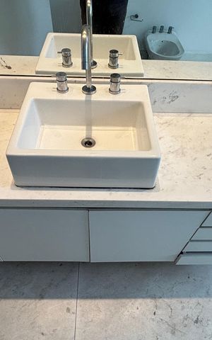 Apartamento à venda com 270m², 4 quartos e 3 vagas Apartamento à venda com 270m², 4 quartos e 3 vagasBanheiro da Suíte 1