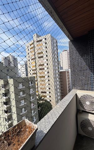 Apartamento à venda com 270m², 4 quartos e 3 vagas Apartamento à venda com 270m², 4 quartos e 3 vagasVaranda da Suíte 4