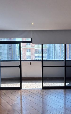 Apartamento à venda com 270m², 4 quartos e 3 vagas Apartamento à venda com 270m², 4 quartos e 3 vagasSala