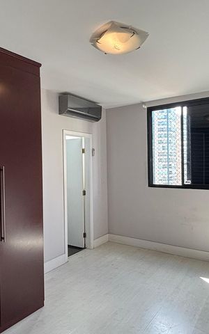 Apartamento à venda com 270m², 4 quartos e 3 vagas Apartamento à venda com 270m², 4 quartos e 3 vagasSuíte 3
