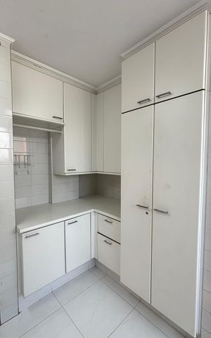 Apartamento à venda com 270m², 4 quartos e 3 vagas Apartamento à venda com 270m², 4 quartos e 3 vagasÁrea de Serviço