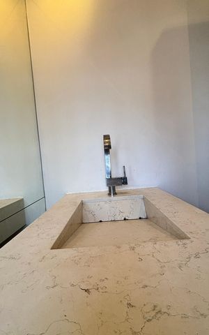 Apartamento à venda com 270m², 4 quartos e 3 vagas Apartamento à venda com 270m², 4 quartos e 3 vagasLavabo