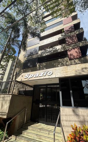 Apartamento à venda com 270m², 4 quartos e 3 vagas Apartamento à venda com 270m², 4 quartos e 3 vagasFachada