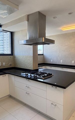 Apartamento à venda com 270m², 4 quartos e 3 vagas Apartamento à venda com 270m², 4 quartos e 3 vagasCozinha