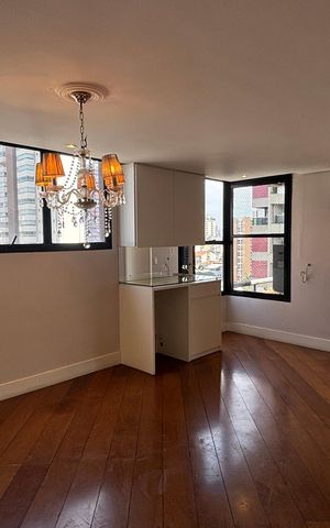 Apartamento à venda com 270m², 4 quartos e 3 vagas Apartamento à venda com 270m², 4 quartos e 3 vagasSala