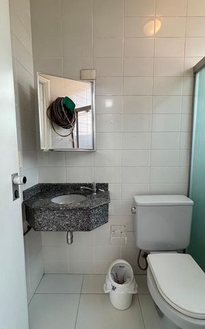 Apartamento à venda com 270m², 4 quartos e 3 vagas Apartamento à venda com 270m², 4 quartos e 3 vagasBanheiro de Serviço